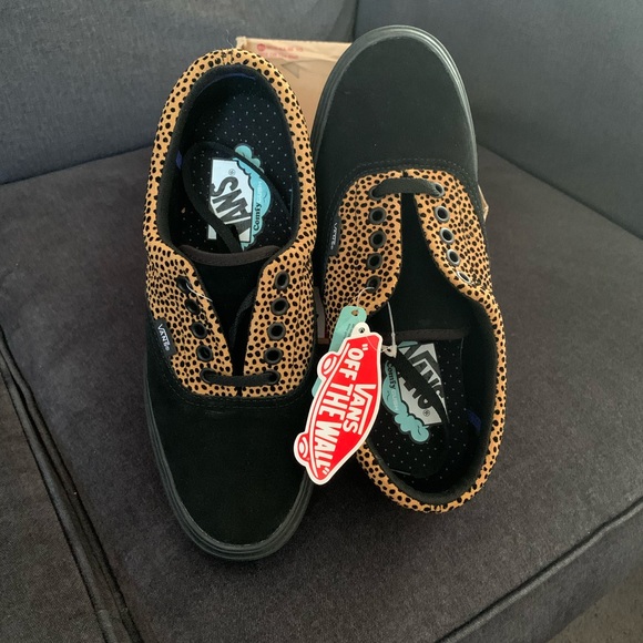 Vans Shoes - 🎉HP🎉 NWT! Unisex cheetah Vans!